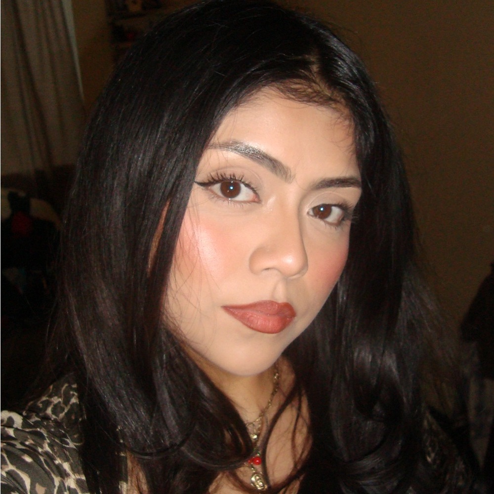 Meet your Posher, Damaris